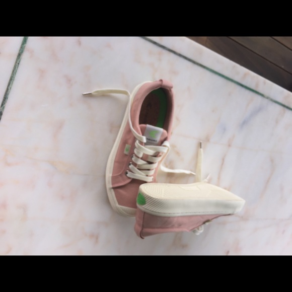 Cariuma Rose OCA Low Canvas Sneakers, size 7.5 worn once. - Picture 3 of 12